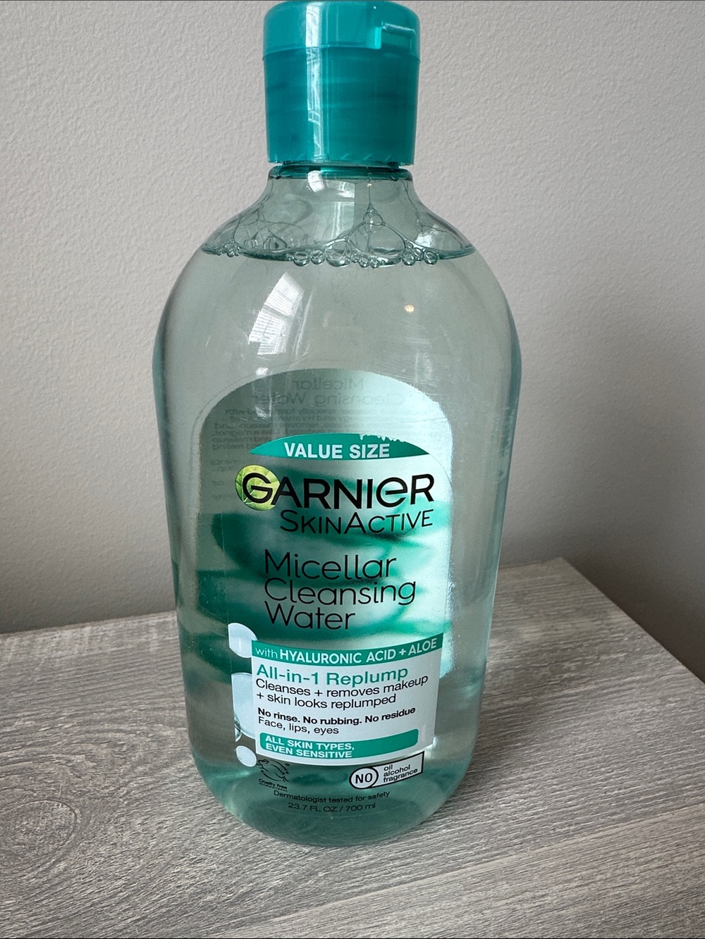 Garnier SkinActive Micellar Cleansing Water w/Hyaluronic Acid w/ Pink Eco Pads - Picture 2 of 3